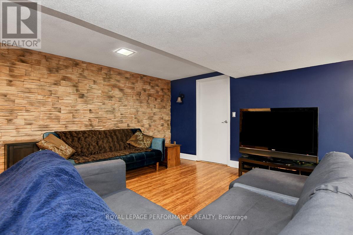 6 Sellers Way