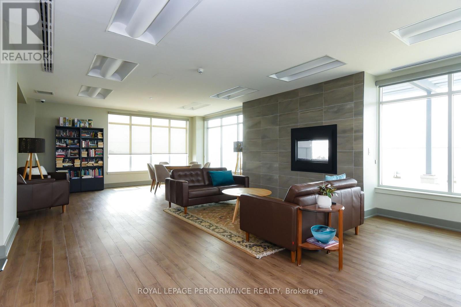 309a - 7 Marquette Avenue