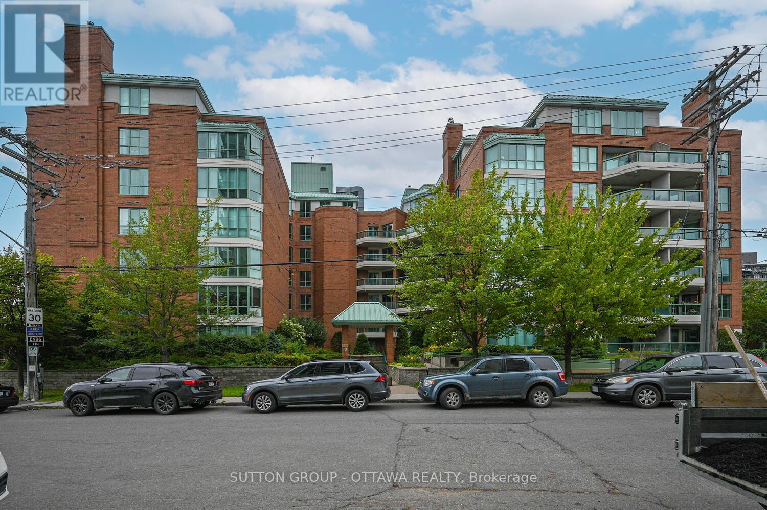 202 - 550 Cambridge Street S