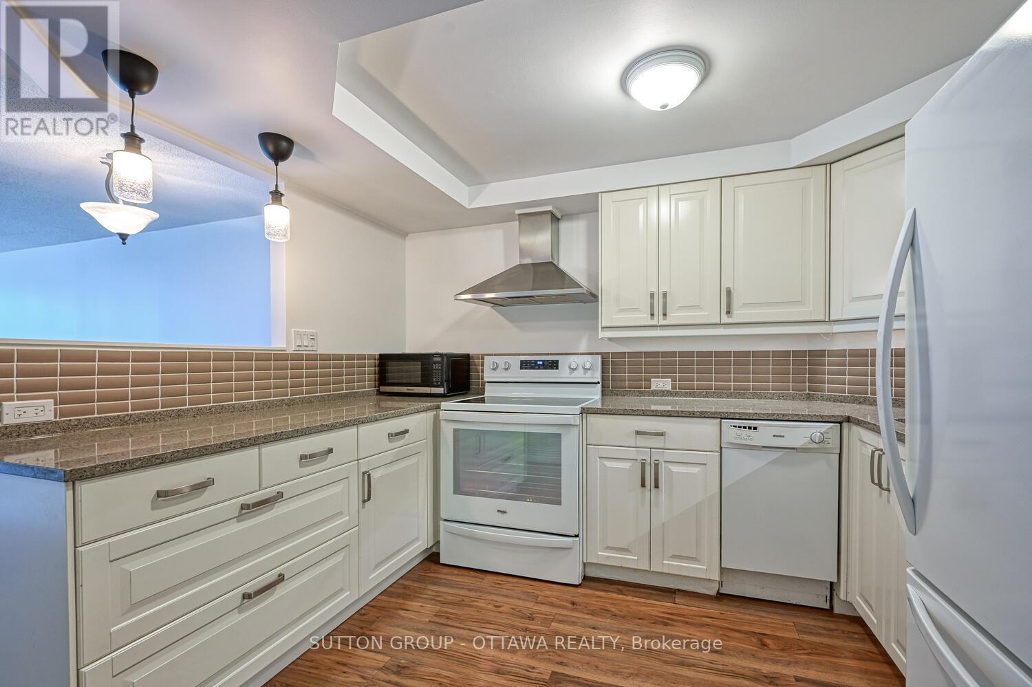 202 - 550 Cambridge Street S