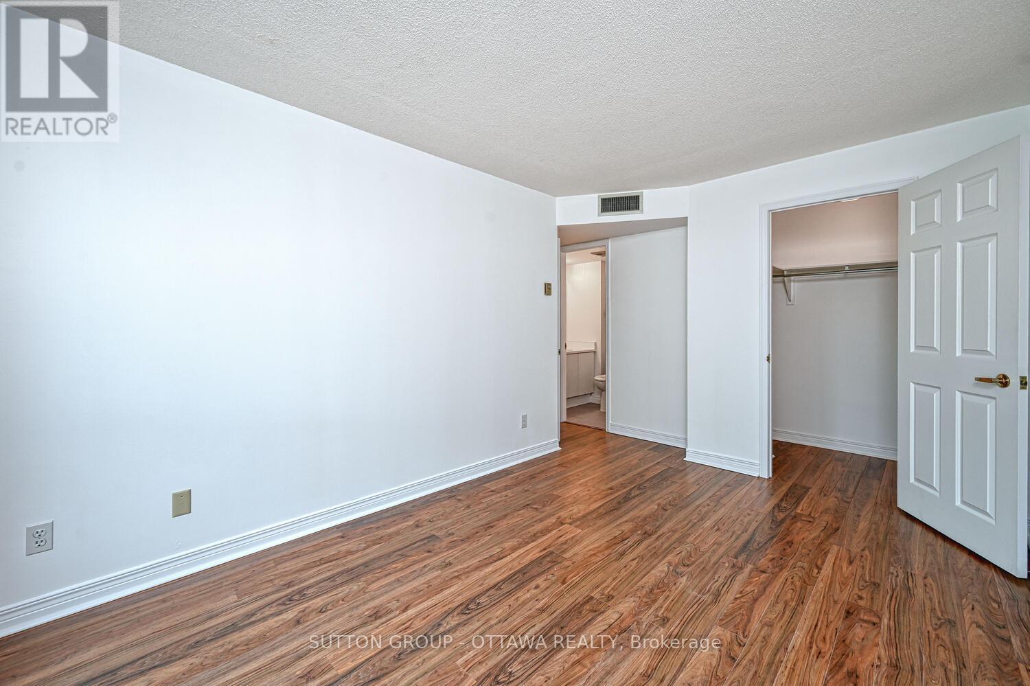 202 - 550 Cambridge Street S