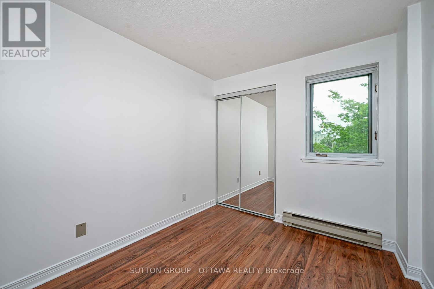 202 - 550 Cambridge Street S