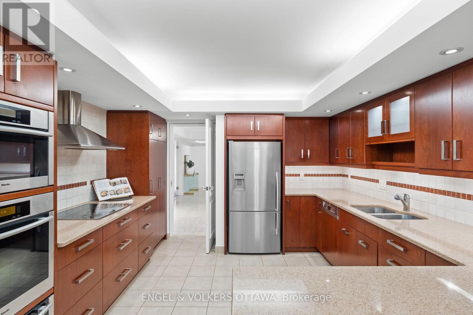 406 - 111 Echo Drive