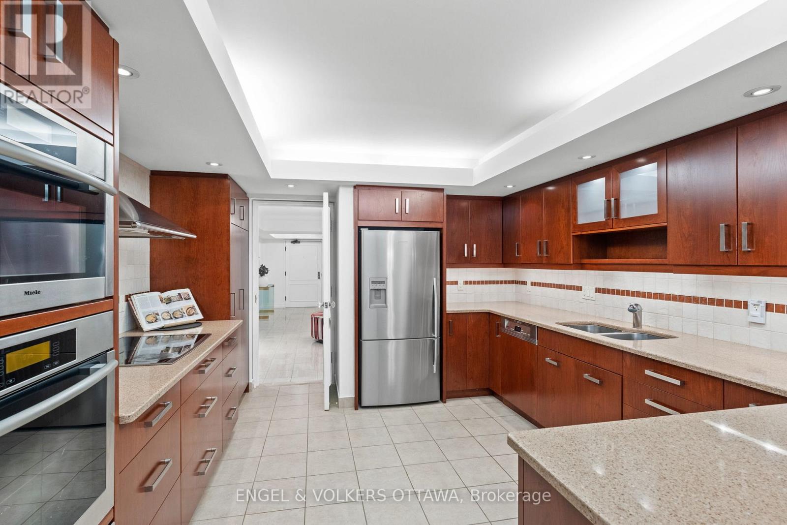 406 - 111 Echo Drive