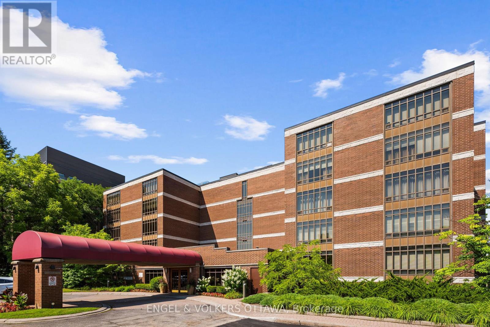 406 - 111 Echo Drive