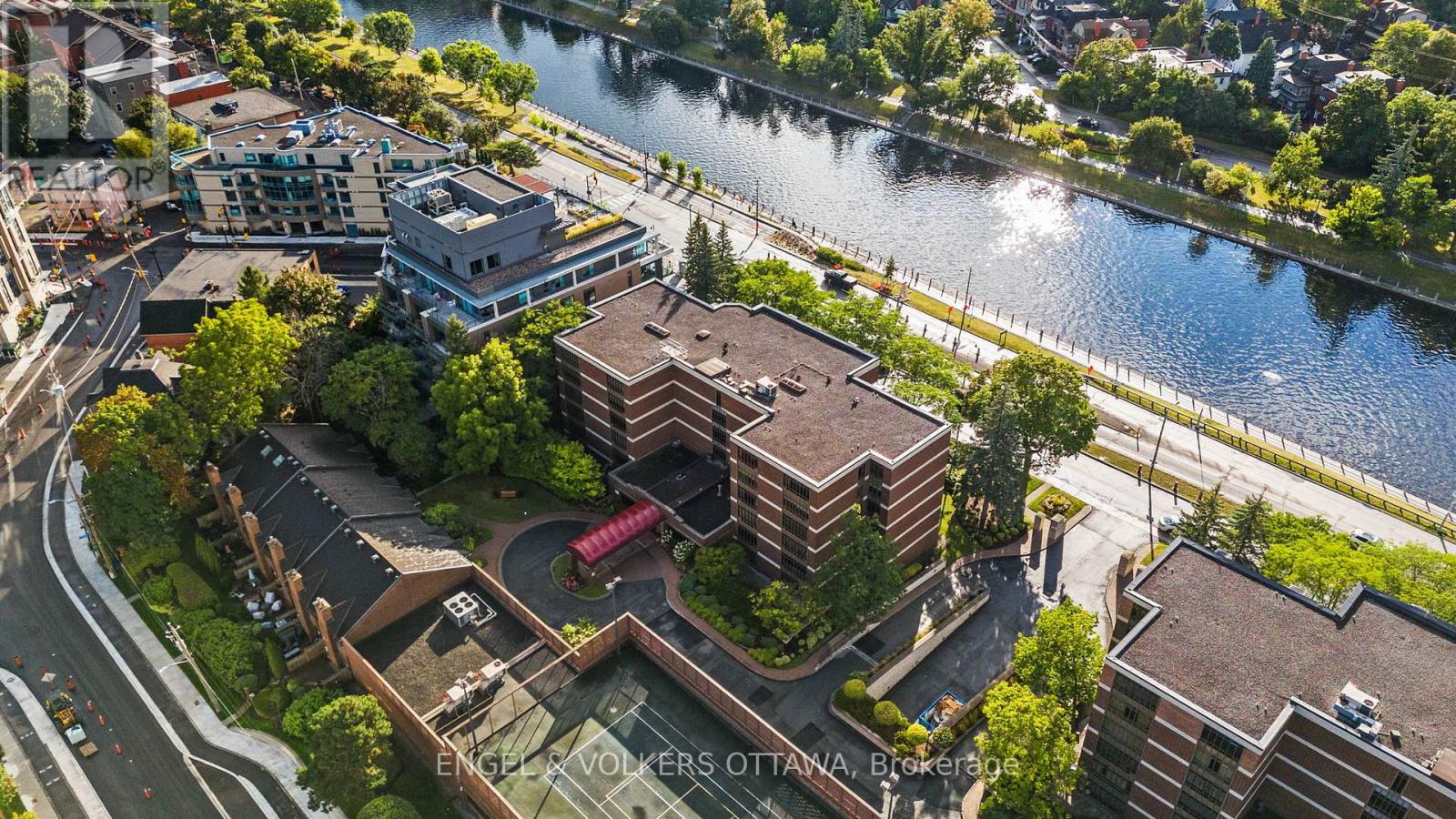 406 - 111 Echo Drive