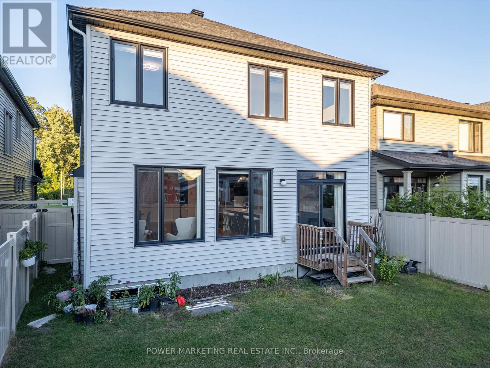 537 Compass Street