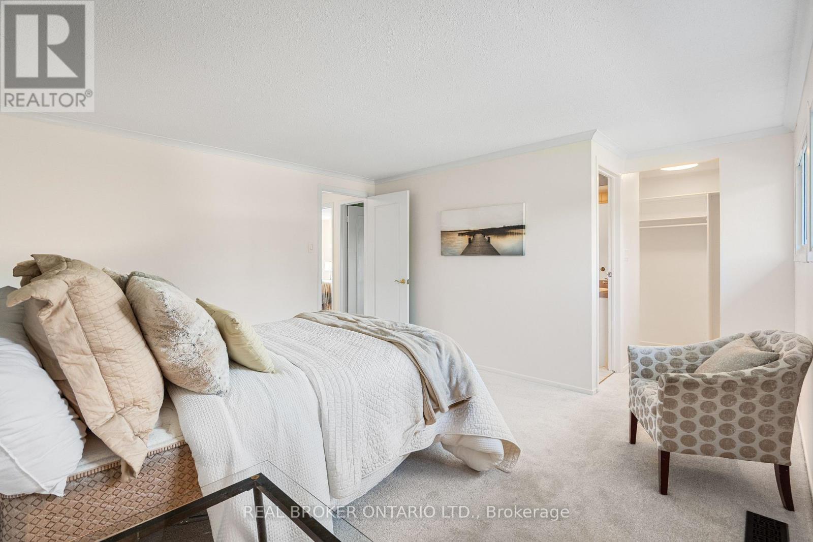 62 Herschel Crescent