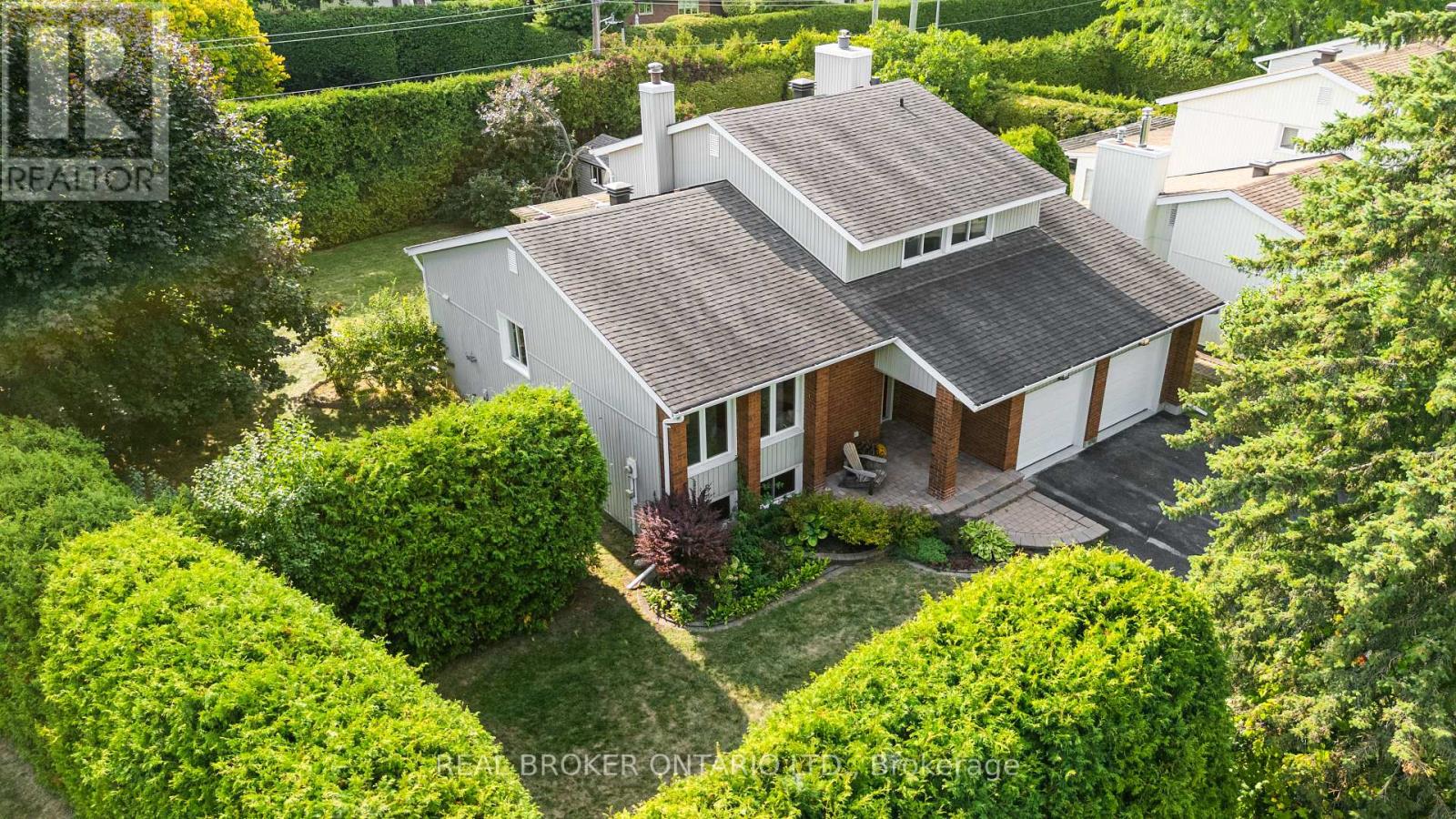 62 Herschel Crescent