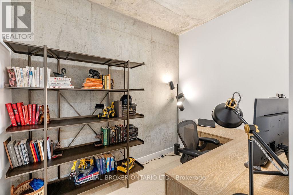 1111 - 224 Lyon Street N