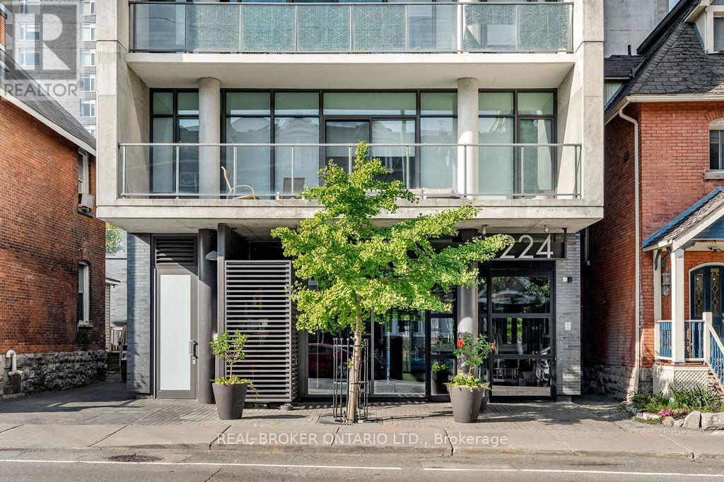 1111 - 224 Lyon Street N