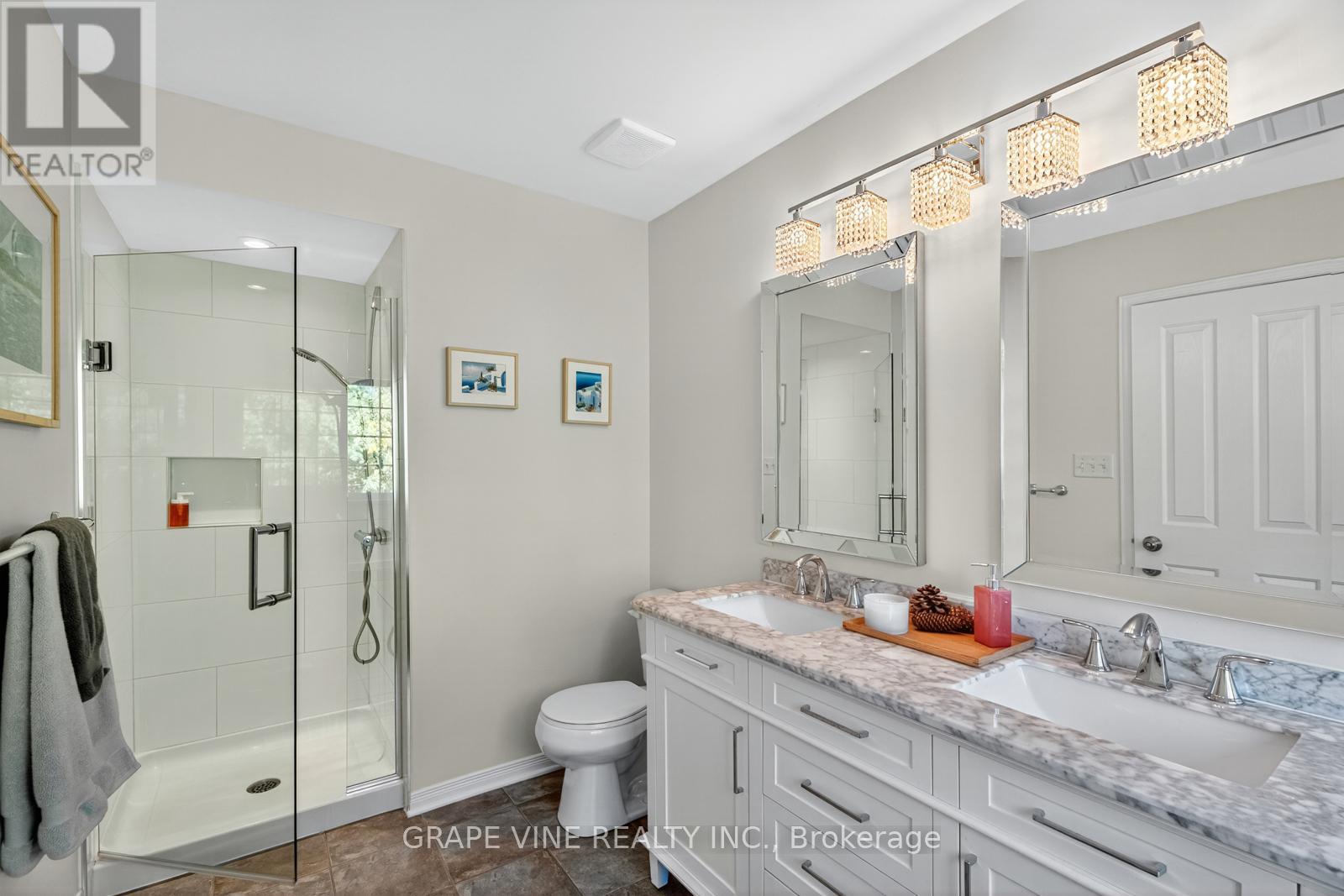 19 Fieldberry Private