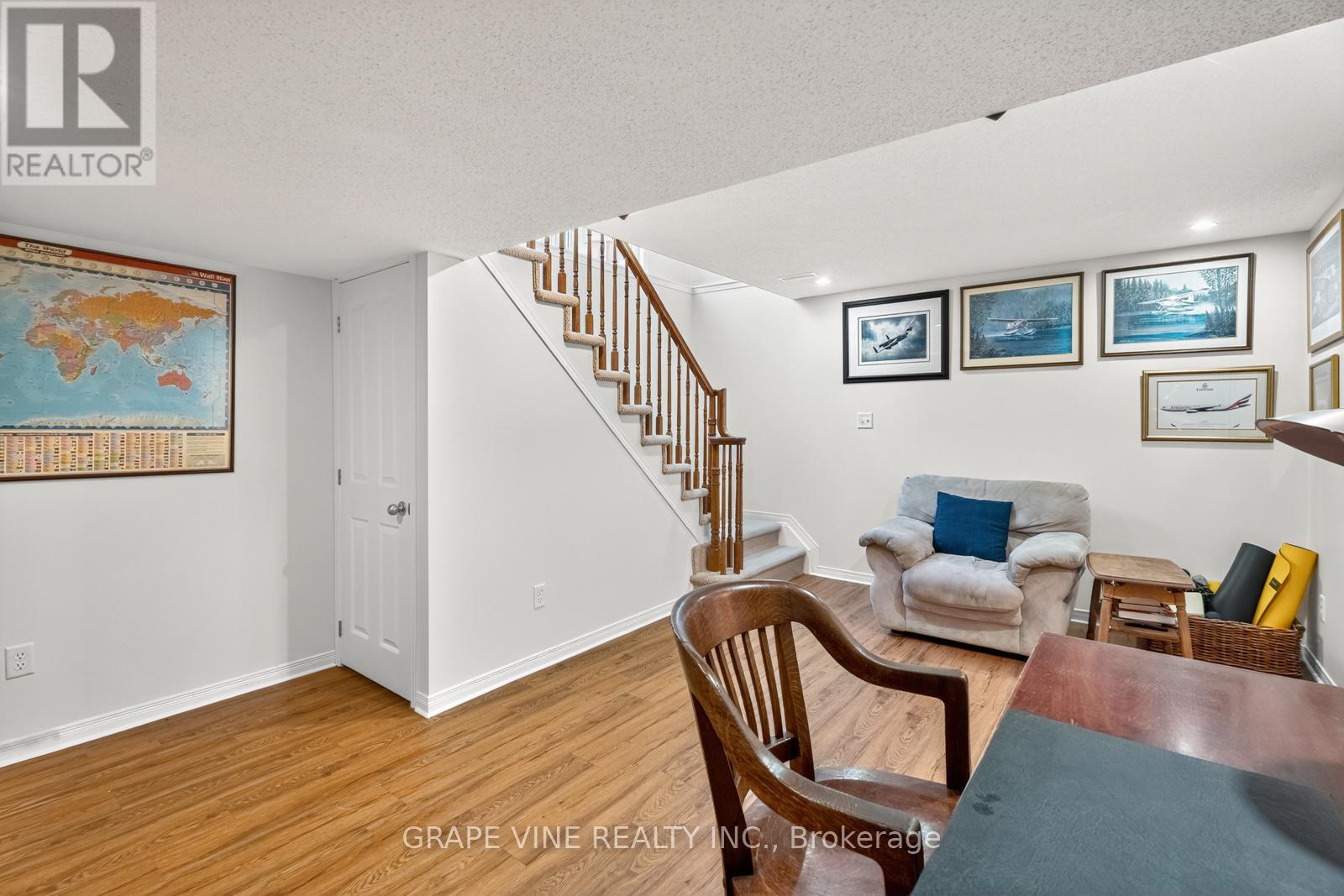 19 Fieldberry Private