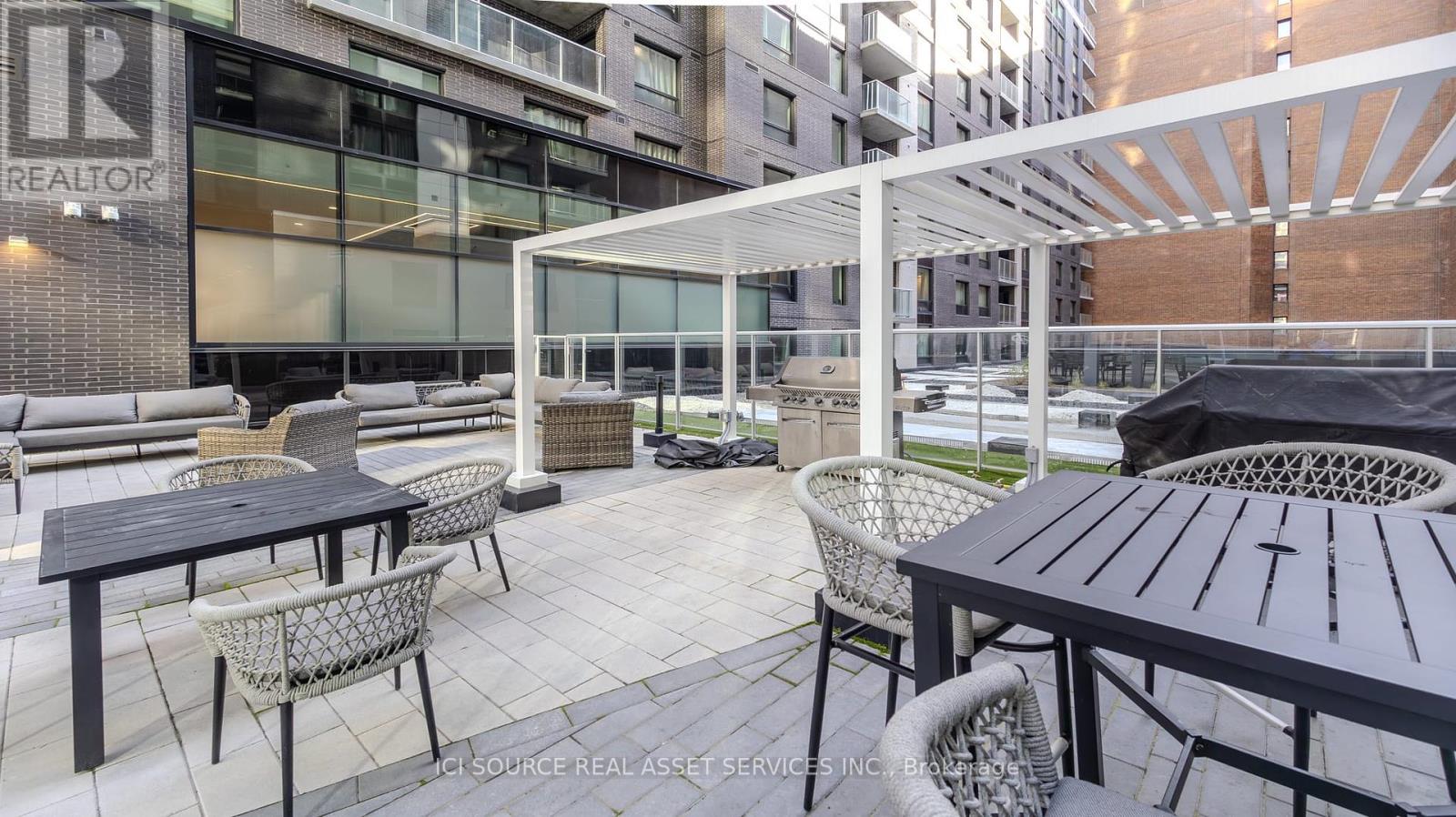 1110 - 340 Queen Street
