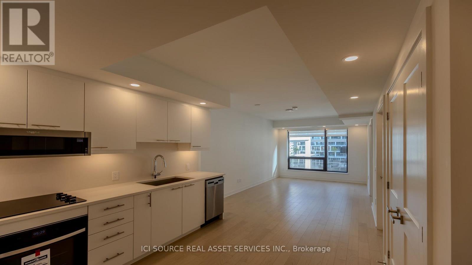 1110 - 340 Queen Street