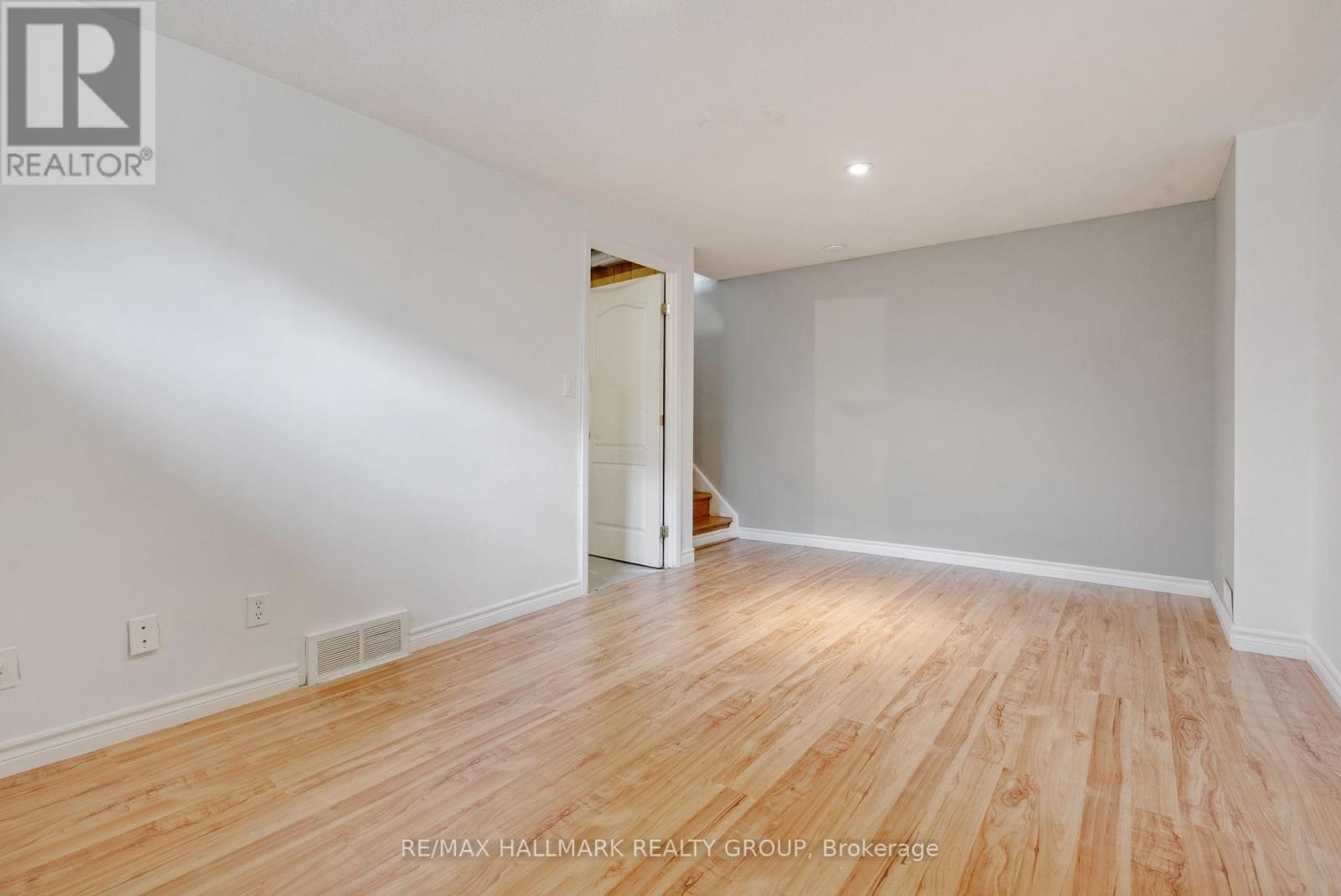 12f Larkshire Lane