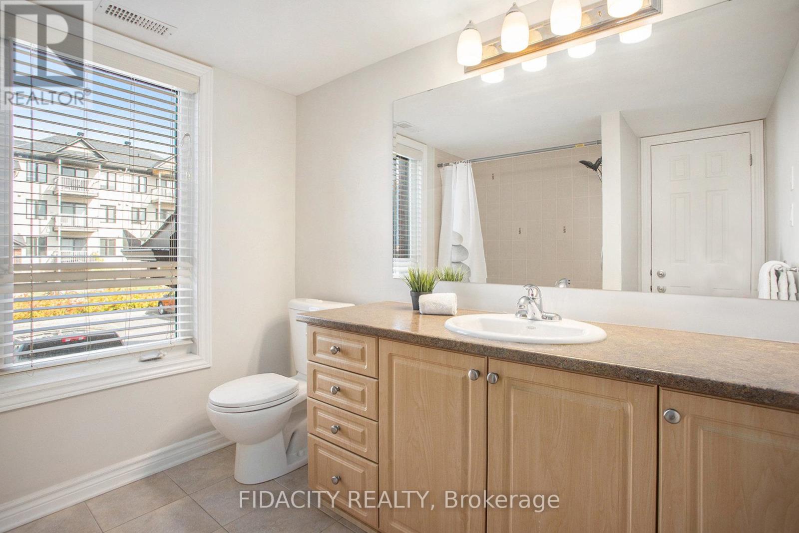 4 - 215 Bluestone Private