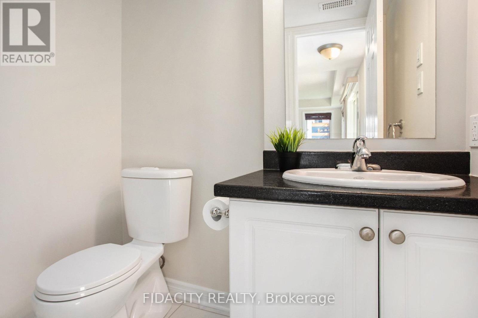 4 - 215 Bluestone Private
