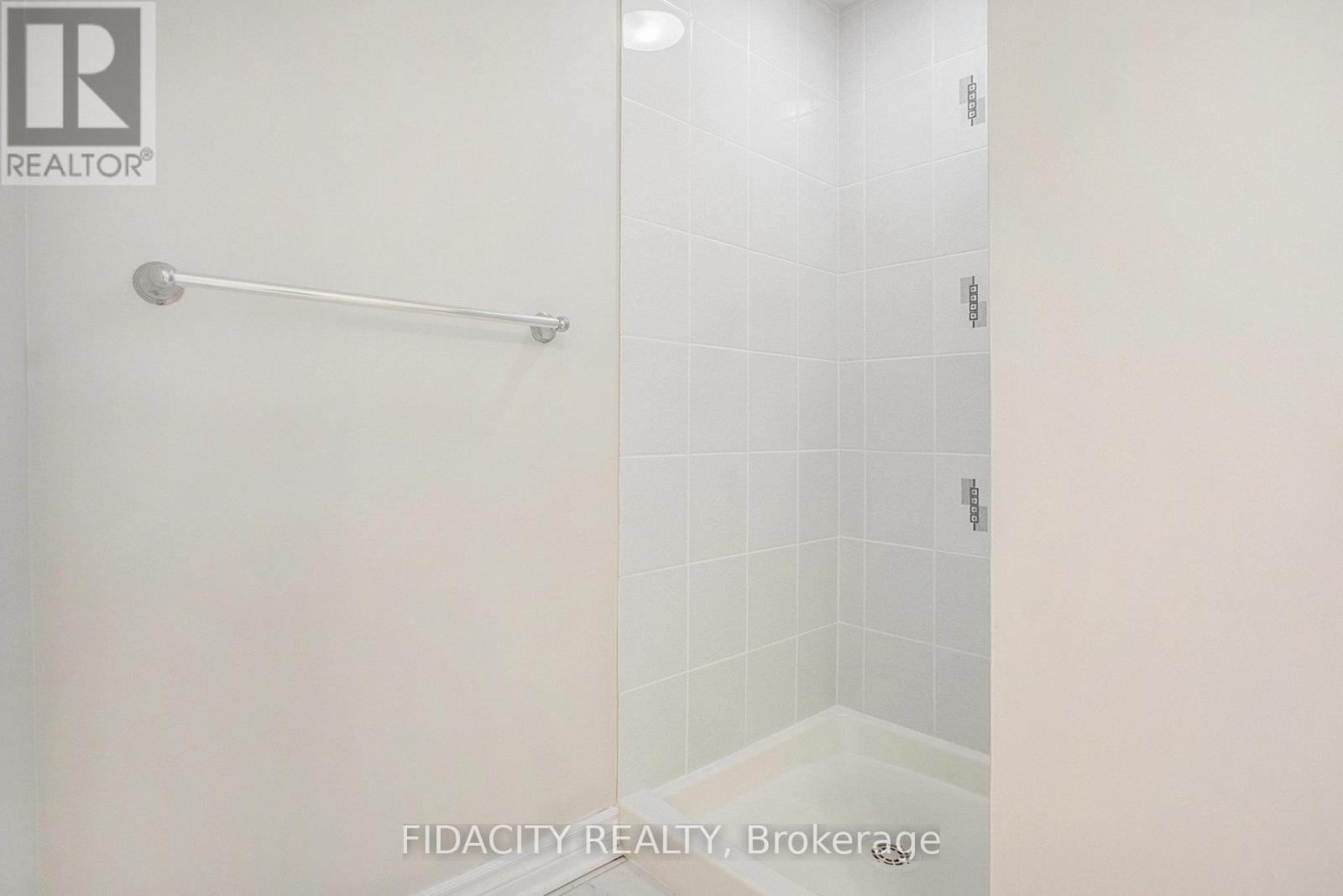 4 - 215 Bluestone Private