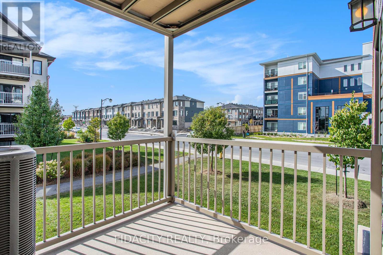4 - 215 Bluestone Private
