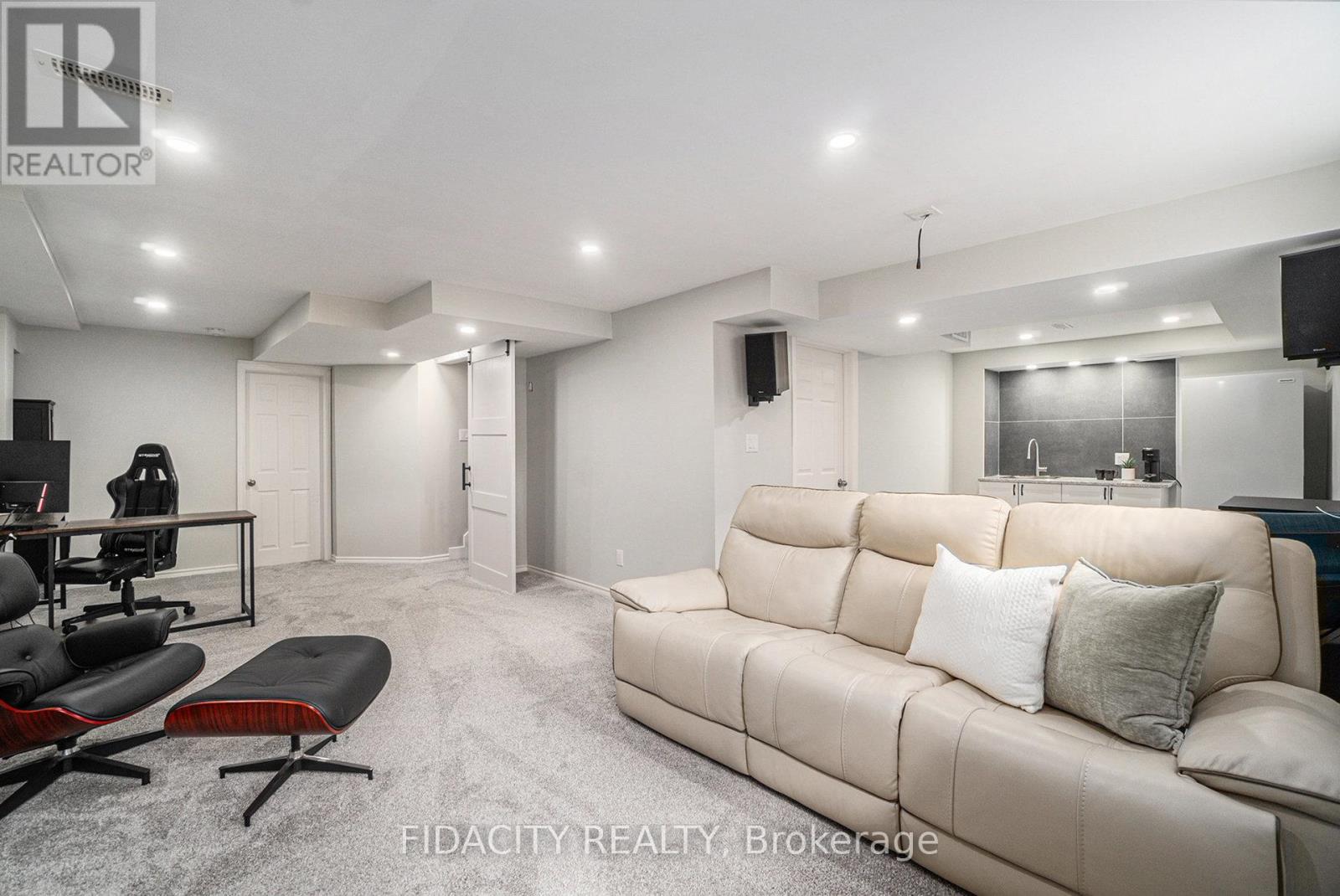 644 Eagle Crest Heights