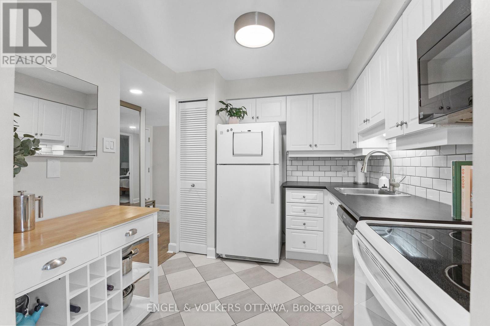 101 - 800 Mckellar Avenue