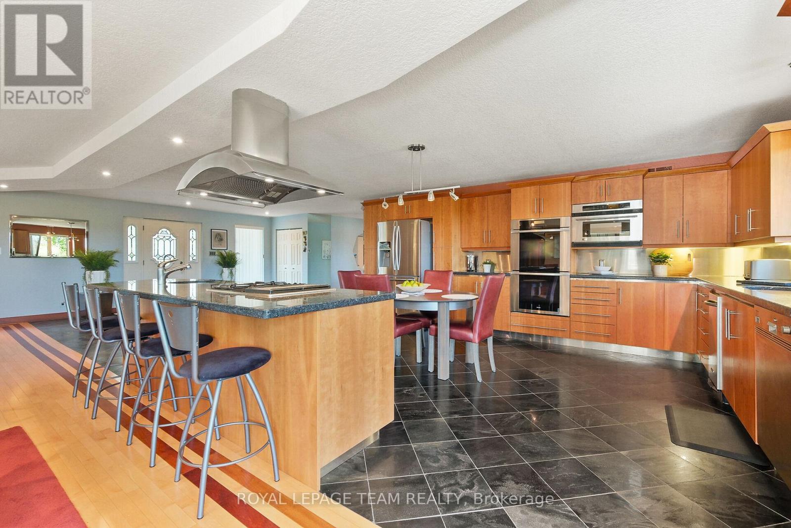 461 Campbells Side Road