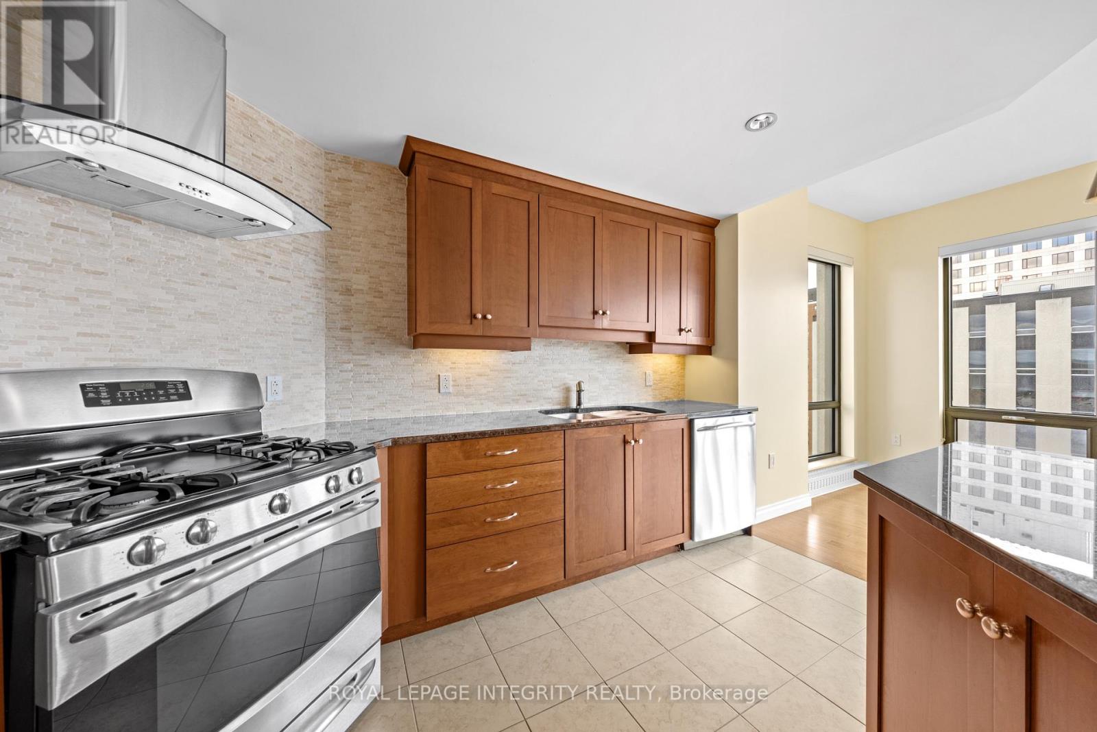 1207 - 90 George Street