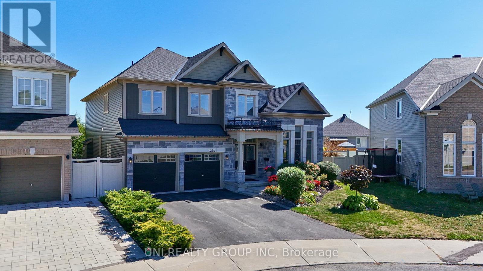 454 Cavesson Street