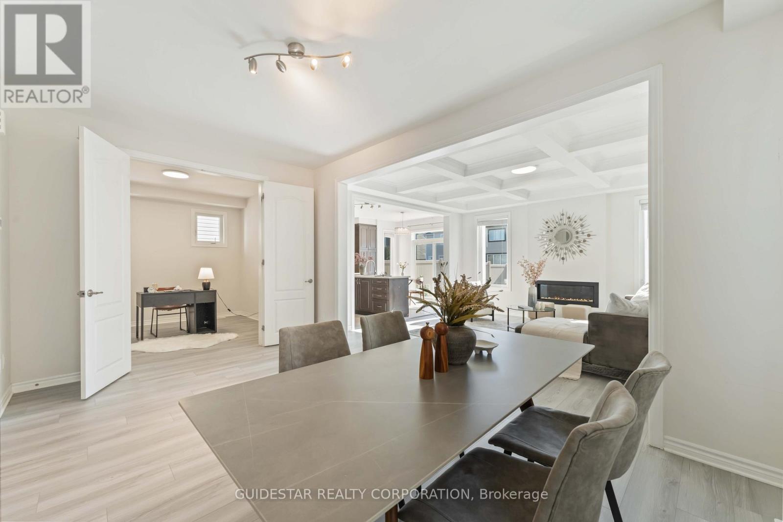 28 Oxalis Crescent