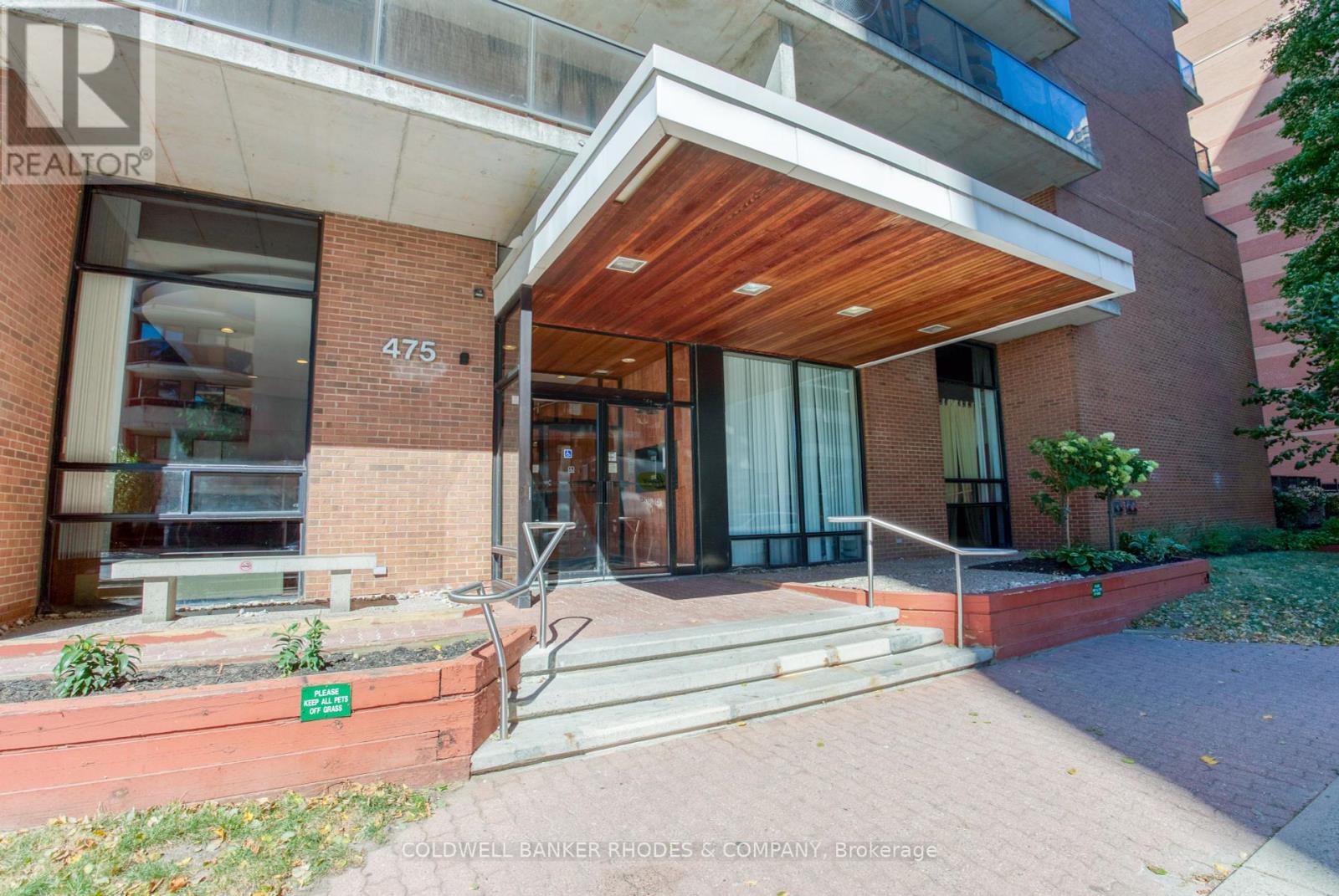301 - 475 Laurier Avenue W