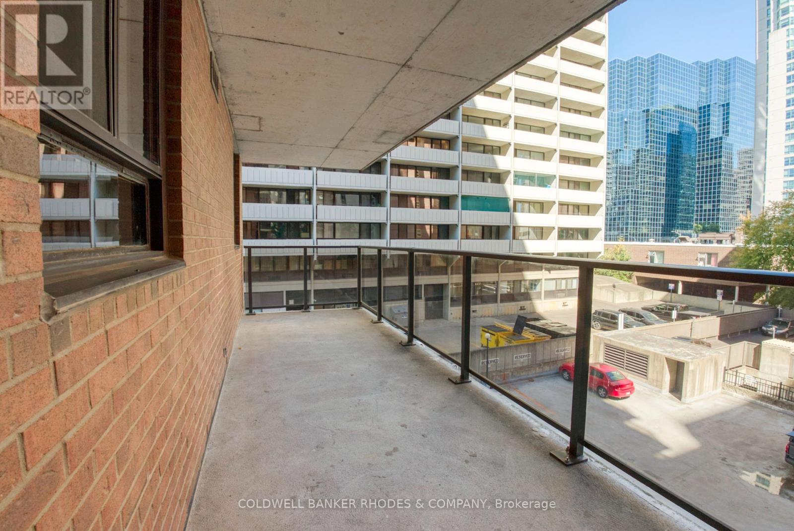 301 - 475 Laurier Avenue W