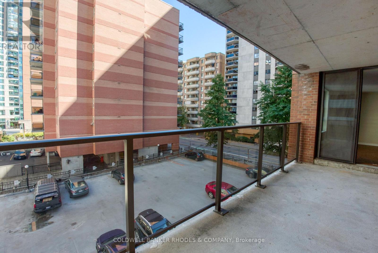 301 - 475 Laurier Avenue W