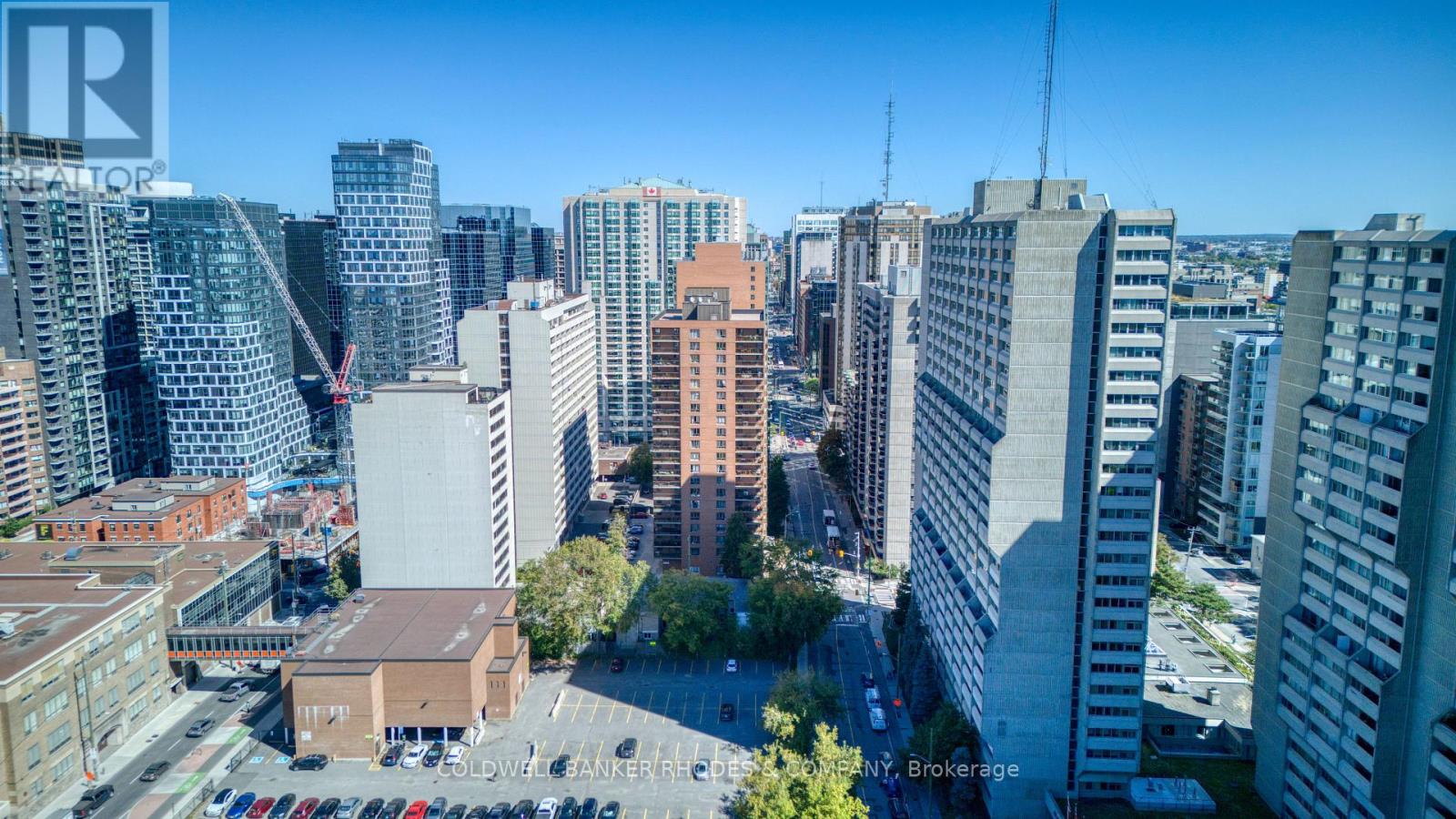 301 - 475 Laurier Avenue W