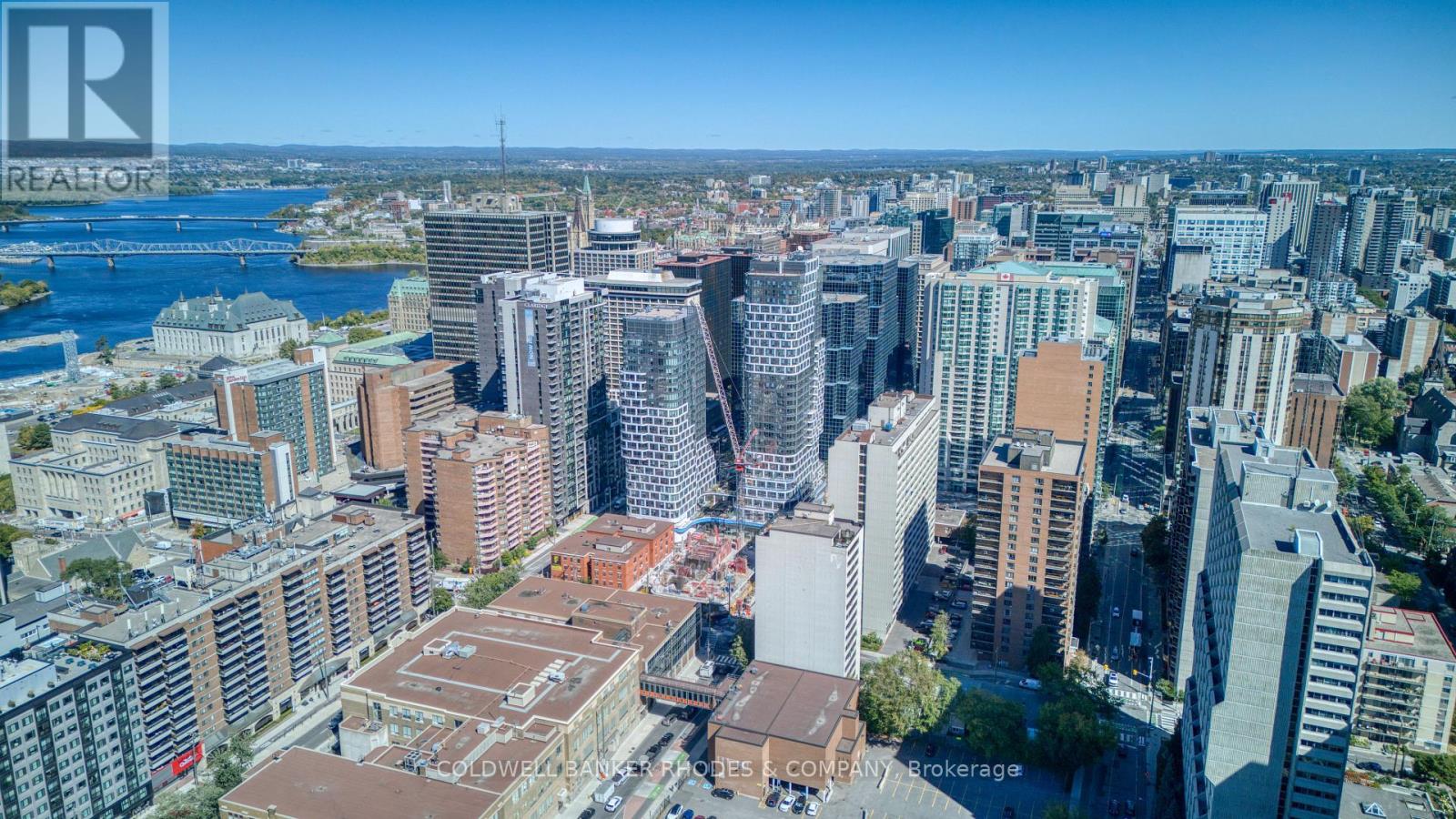 301 - 475 Laurier Avenue W