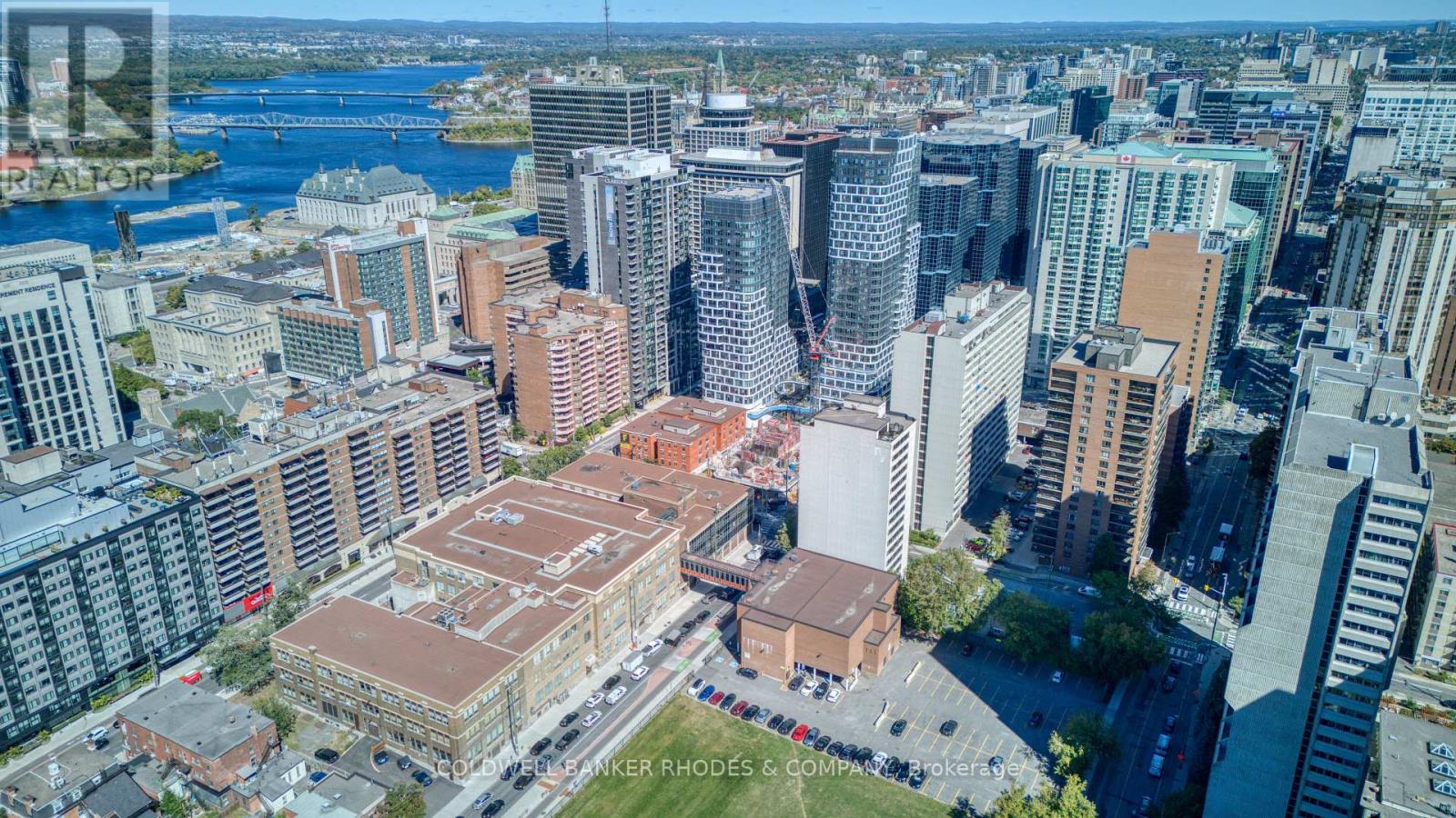 301 - 475 Laurier Avenue W