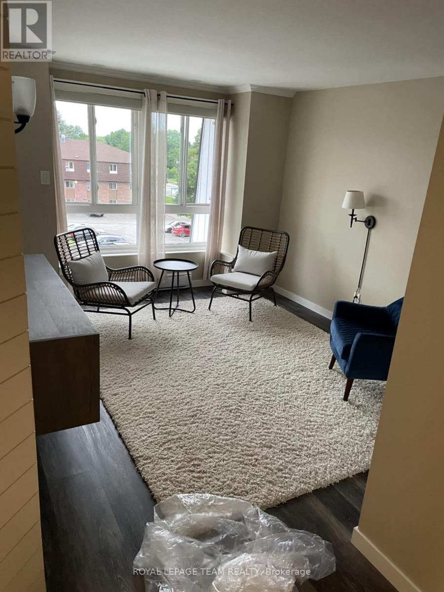 304 - 810 Kyle Court