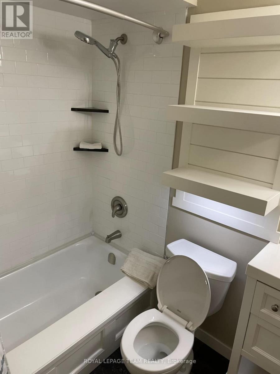 304 - 810 Kyle Court