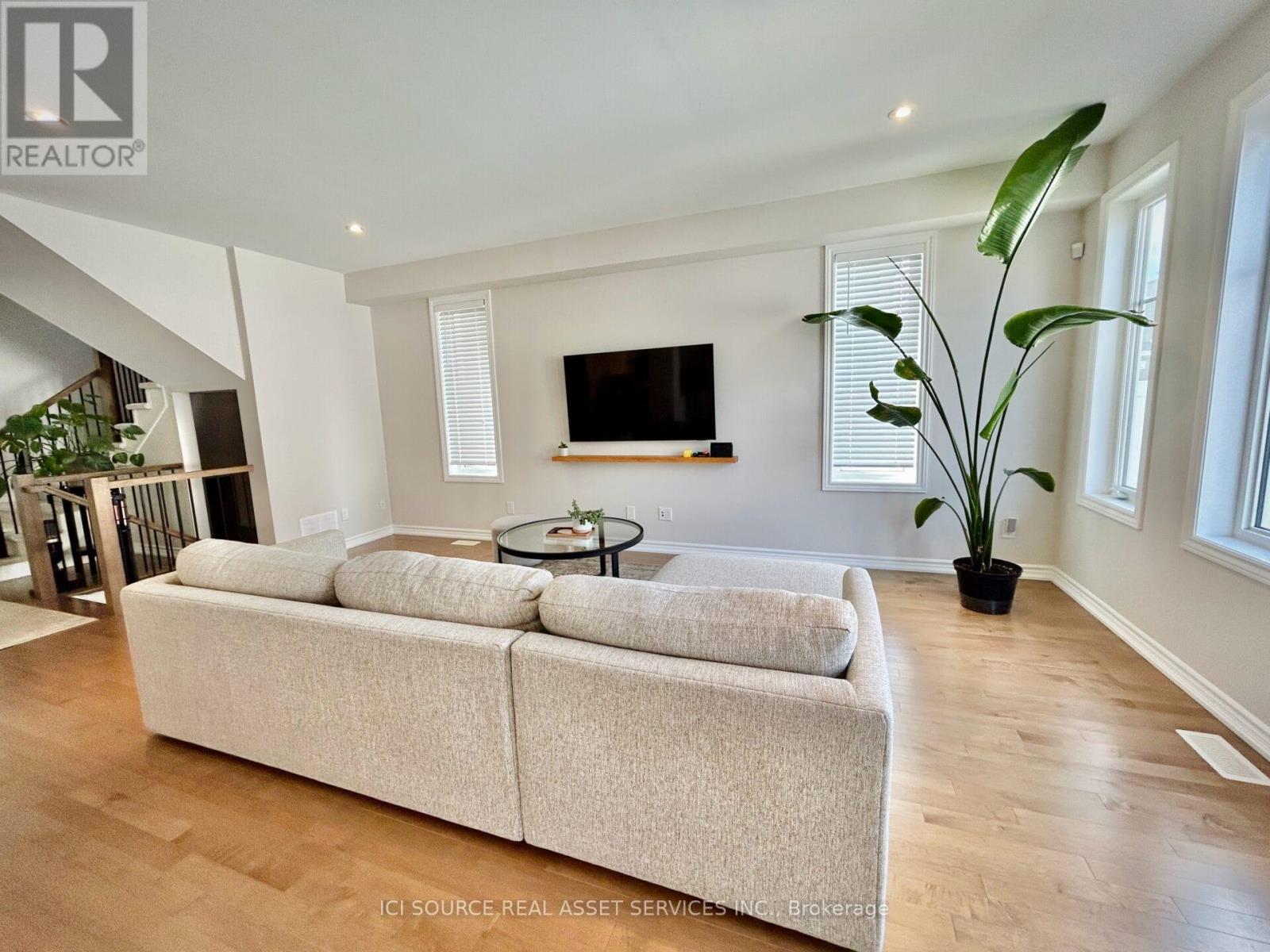 106 Equitation Circle