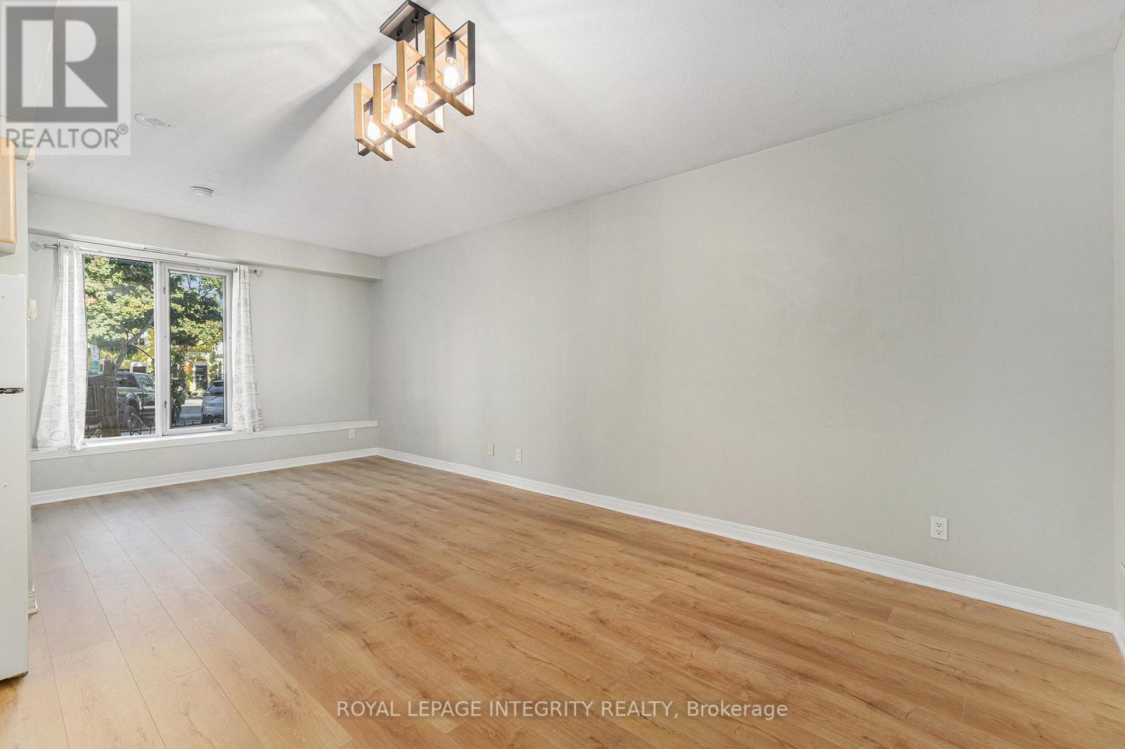 1a - 150 York Street