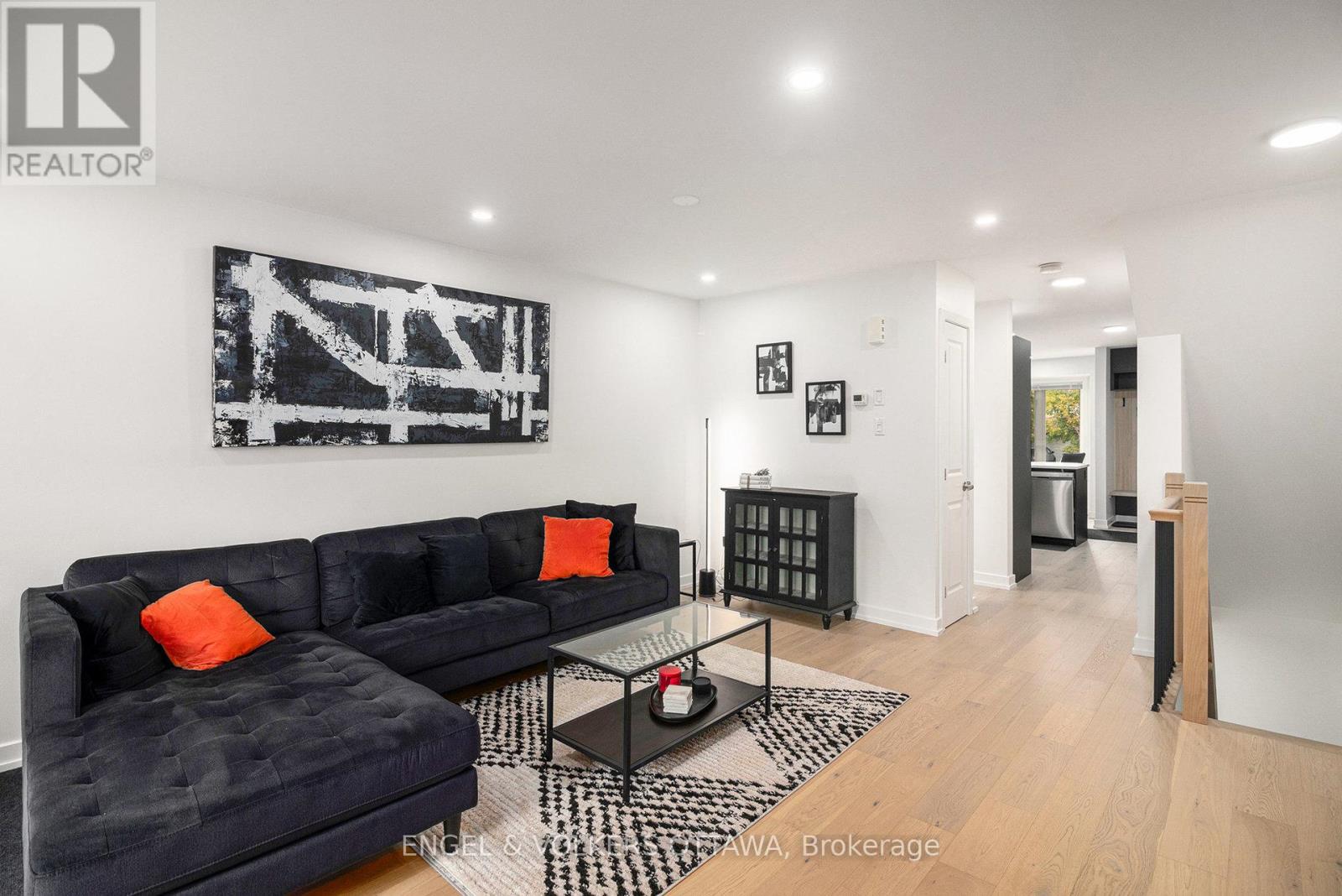 D - 4522 Innes Road