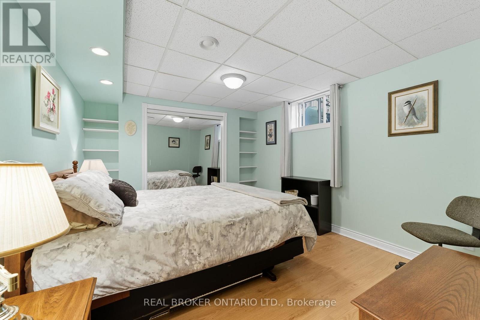 6 Candow Crescent