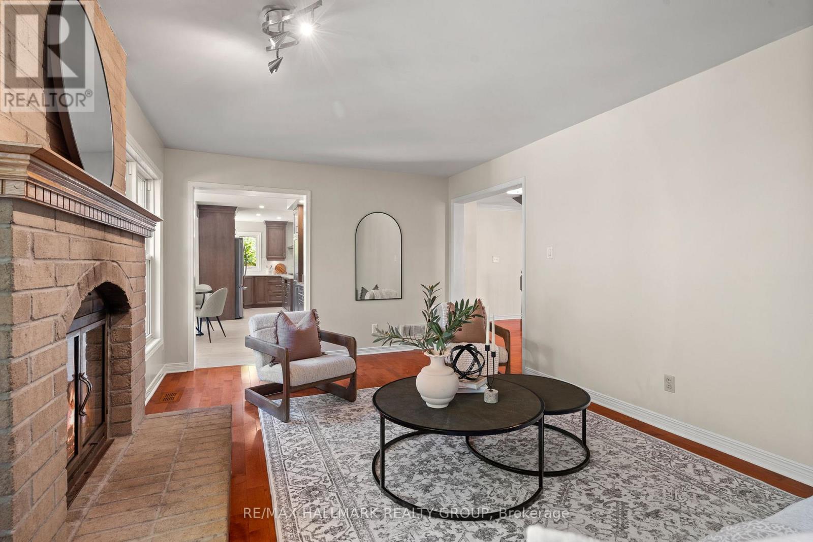 94 Hobin Street