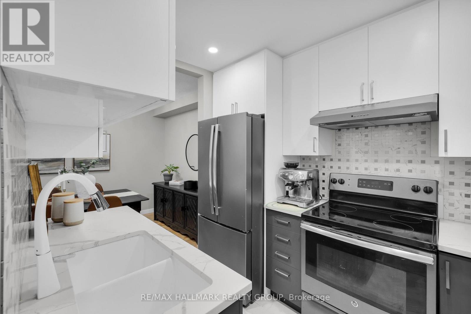 3 - 409 Montfort Street