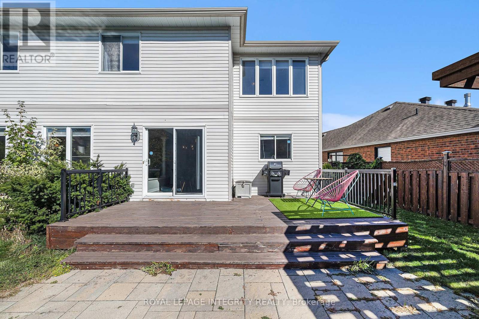 10 Maybrook Place