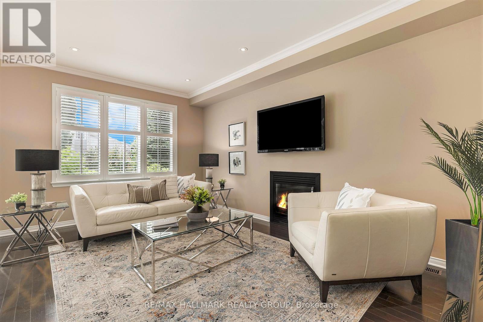 828 Dalkena Place
