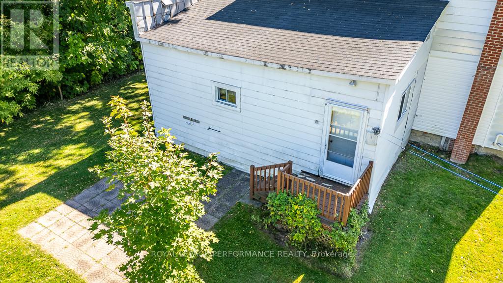 7 Spruce Street S