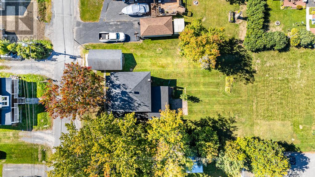 7 Spruce Street S