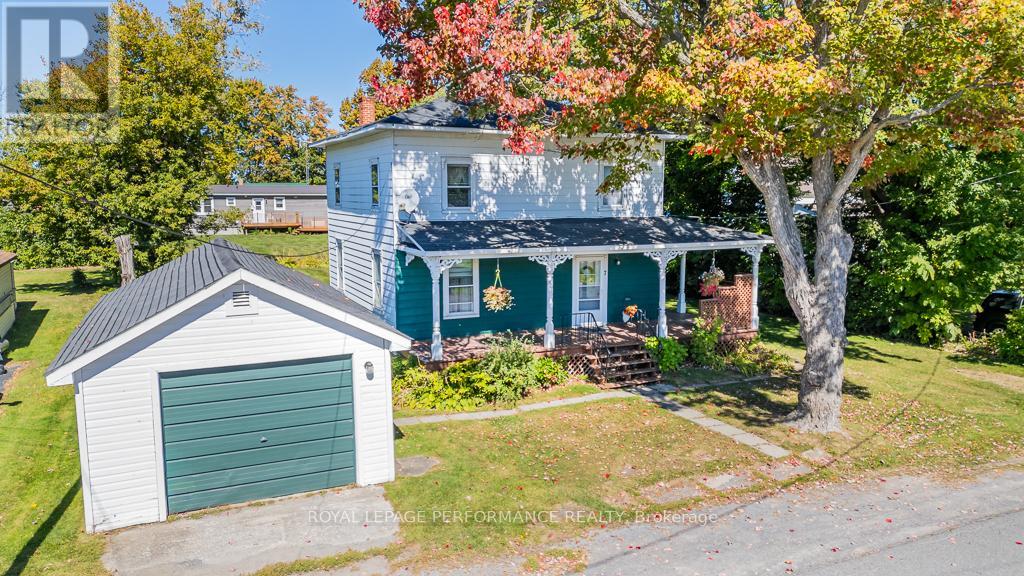 7 Spruce Street S