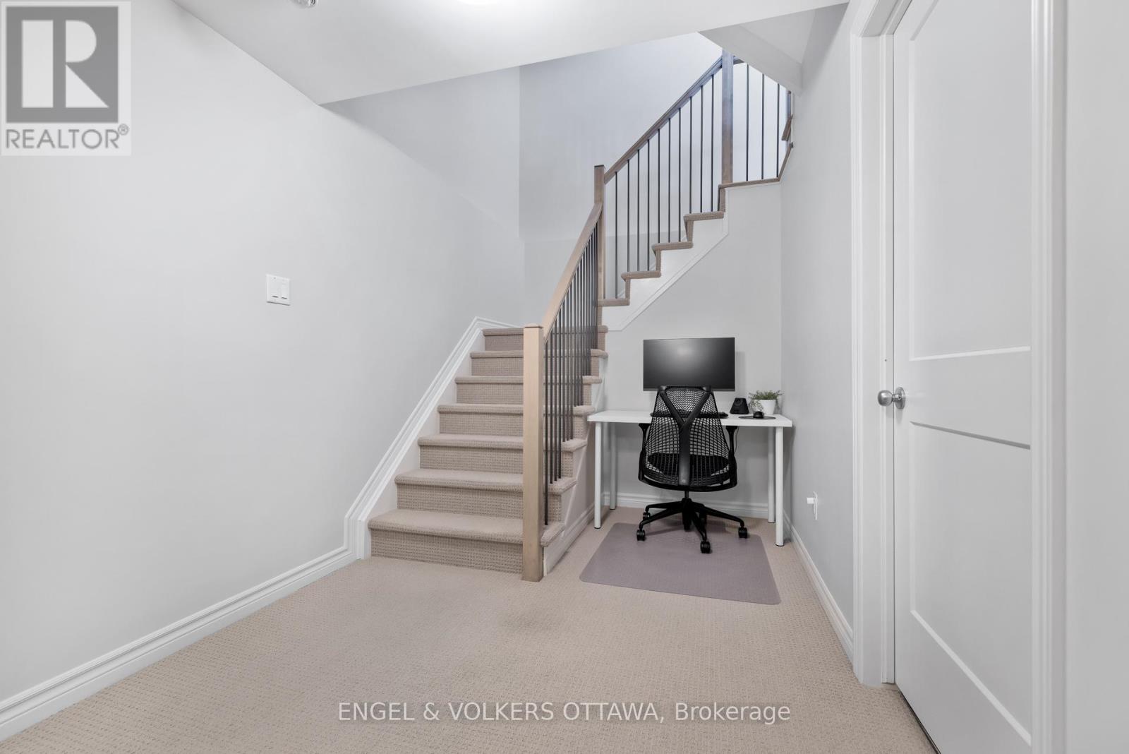 610 Egret Way